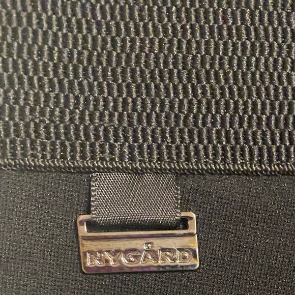 Nygard Slims Shorts Black Cuffed Stretch Shaping Wide Waistband (L 14-16) (NWT) - Picture 2 of 5